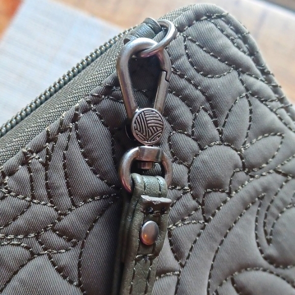 NWOT Sakroots Olive Green Phone/Wallet Wristlet - Picture 8 of 9
